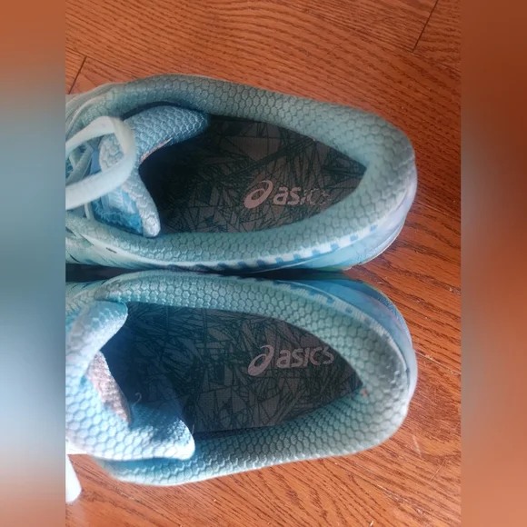Used ASICS Sneakers - Picture 4 of 7